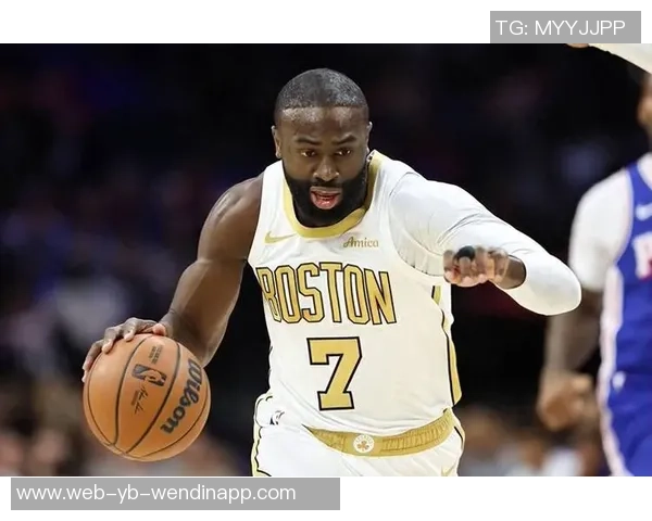 布朗怒斥裁判组失误致球队失利赛后发声引发热议 布朗怒斥裁判组失误致球队失利赛后发声引发热议